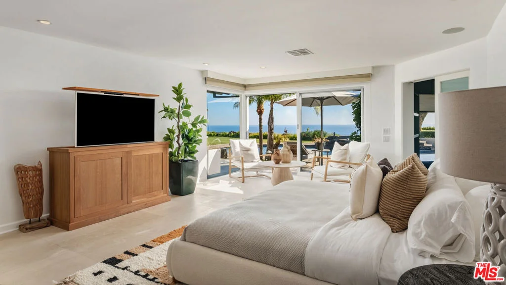 Photo of 29020 Cliffside Drive
