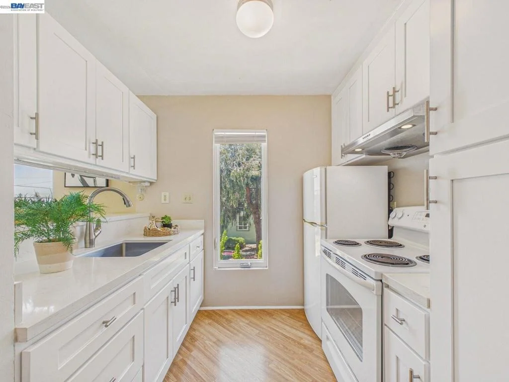 Photo of Unit 2 at 2201 Virginia St
