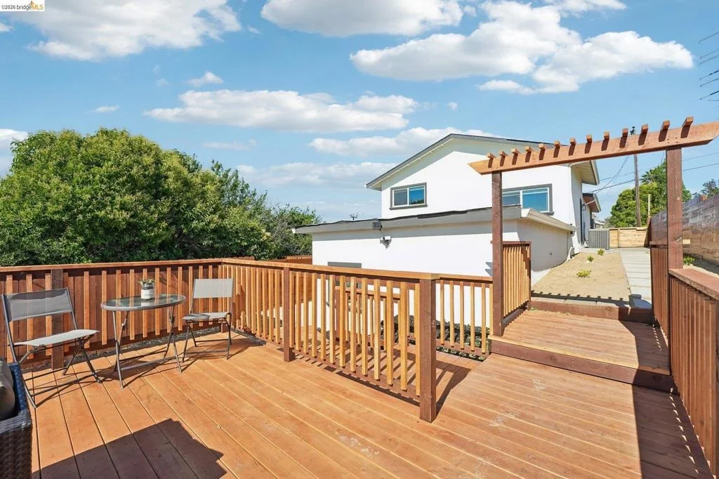 Photo of 449 GILCREST
