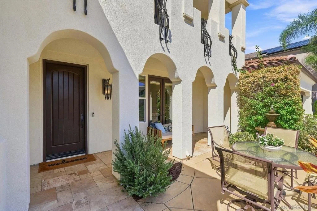 Photo of 7598 Circulo Sequoia