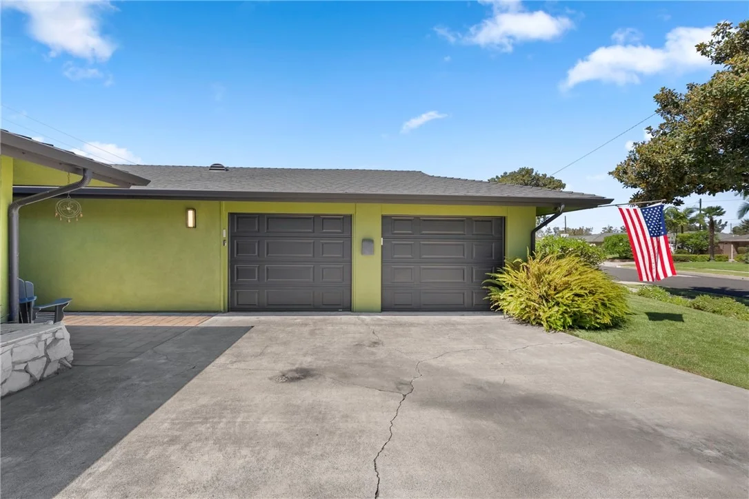 Photo of 1408 E Fairway Dr