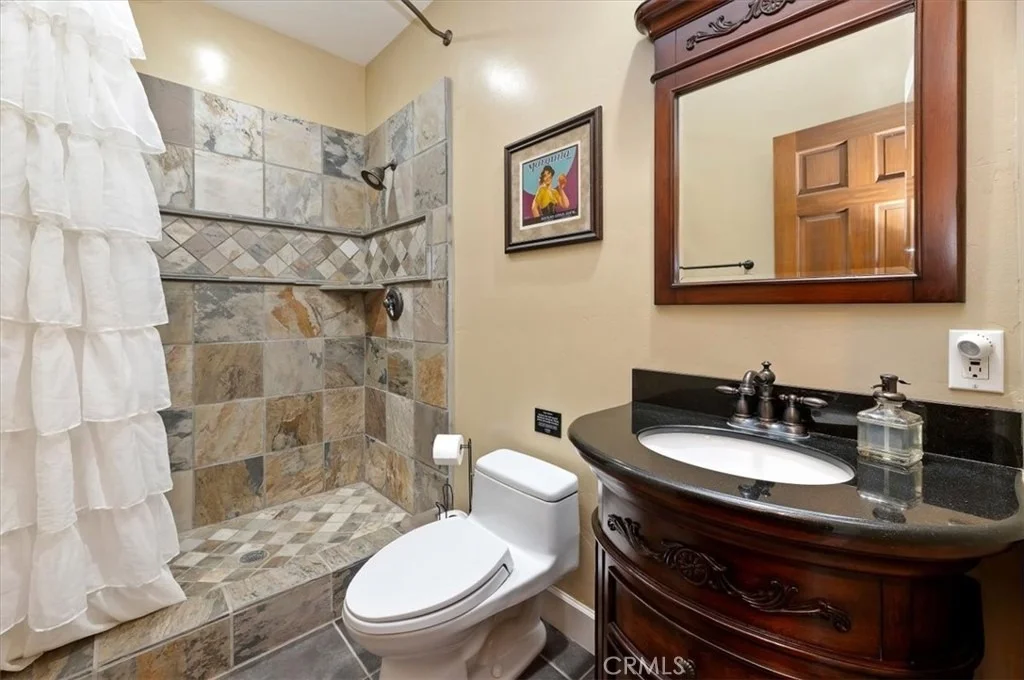 Photo of 16420 Rocky Glen Road