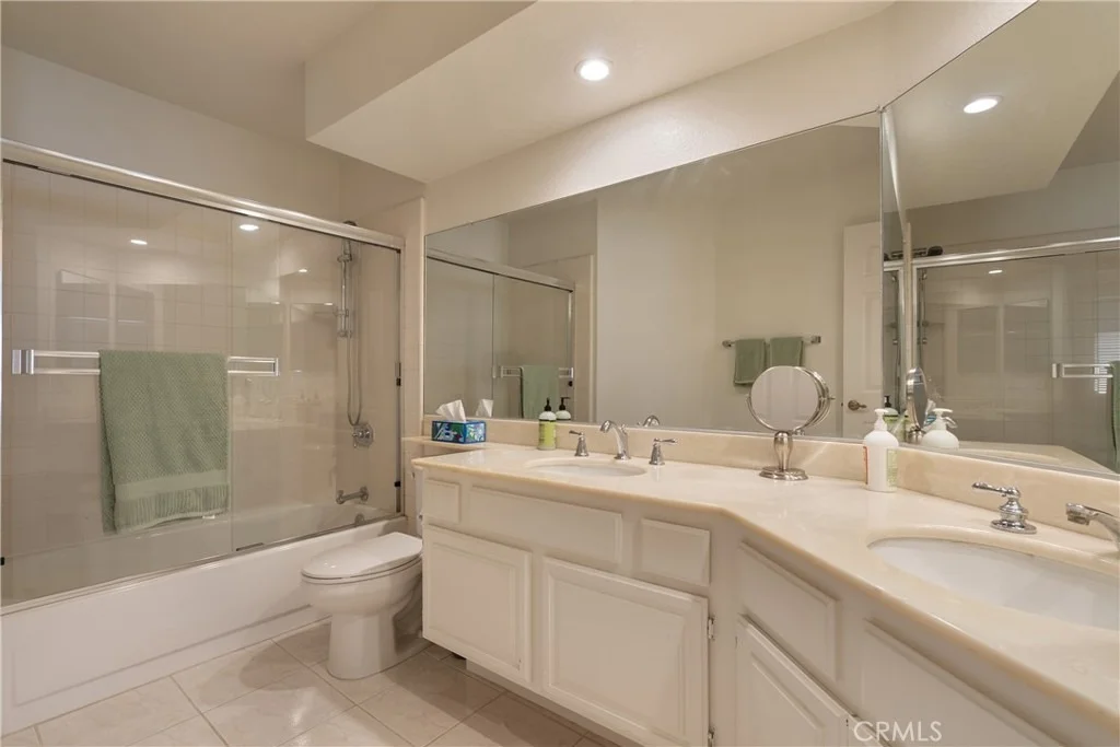 Photo of 2528 Sloan