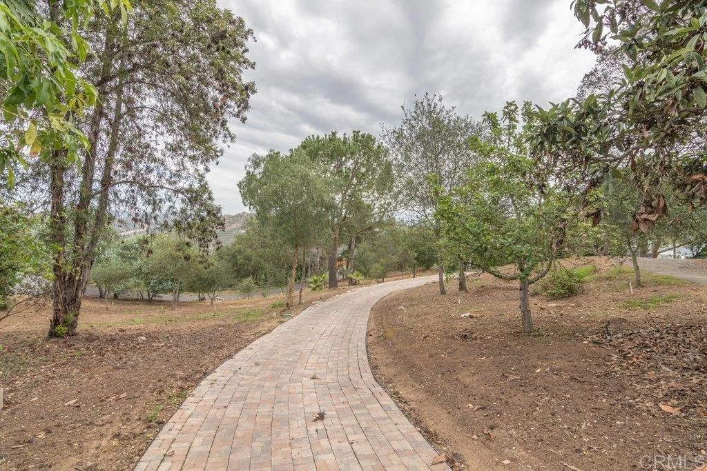 Photo of 4327 Hollyhill Road