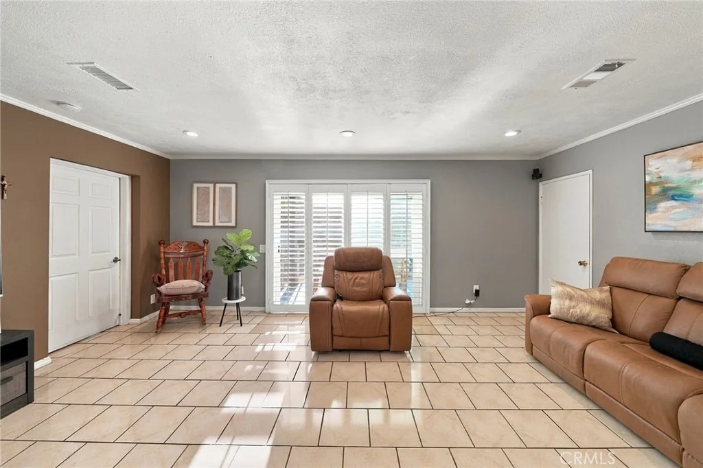 Photo of 2009 Graylock Avenue