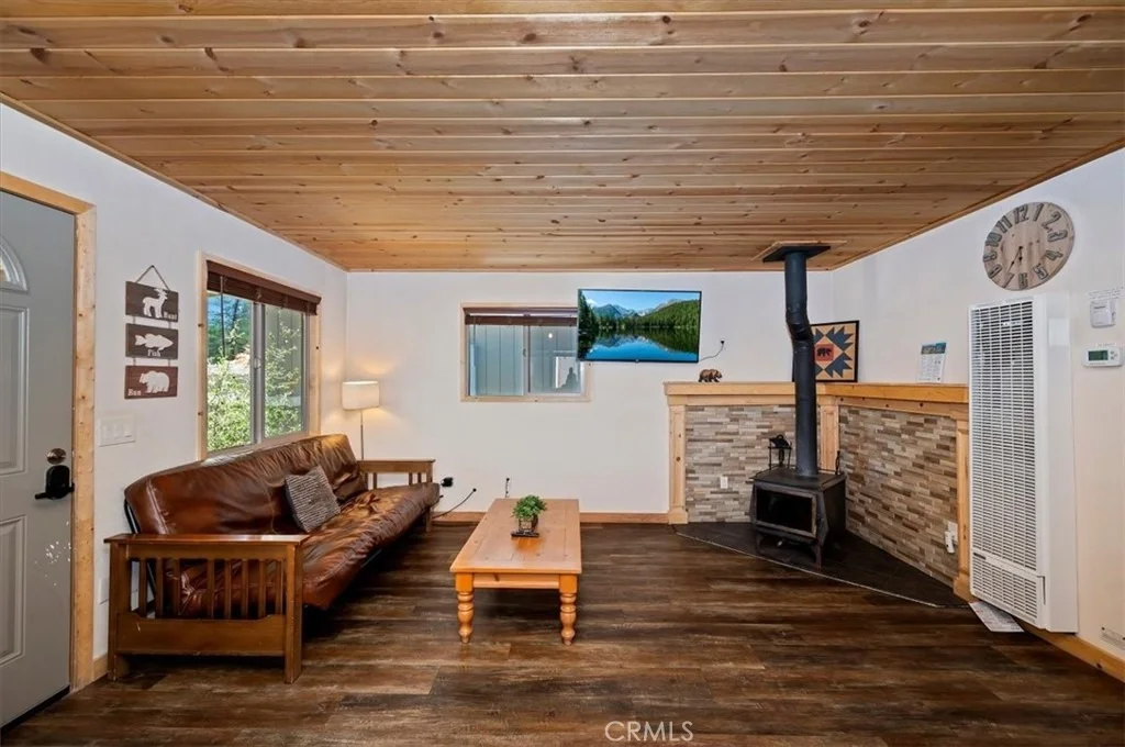 Photo of 728 Holmes Lane