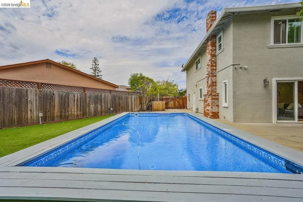Photo of 2198 La Orinda