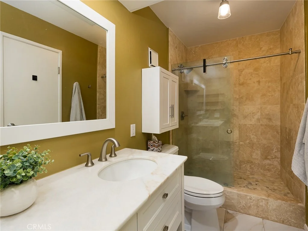 Photo of Unit 313 at 531 Esplanade
