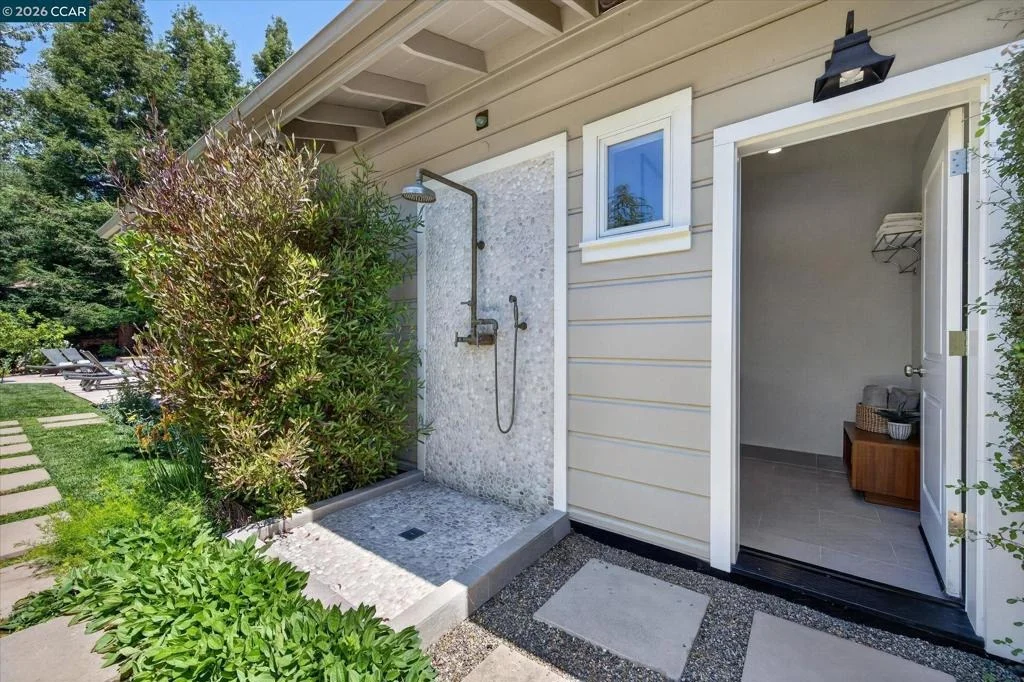 Photo of 1165 Glen Rd