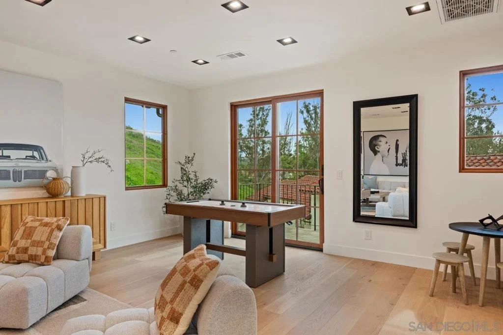 Photo of 5758 Las Palomas