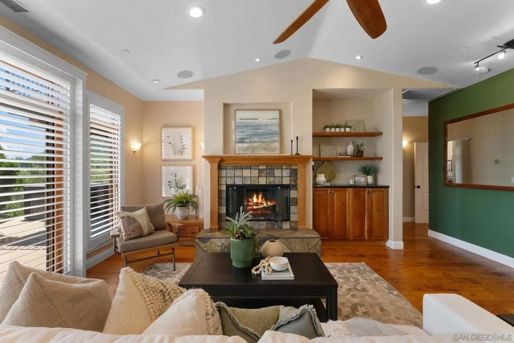 Photo of 12443 Mirar De Valle