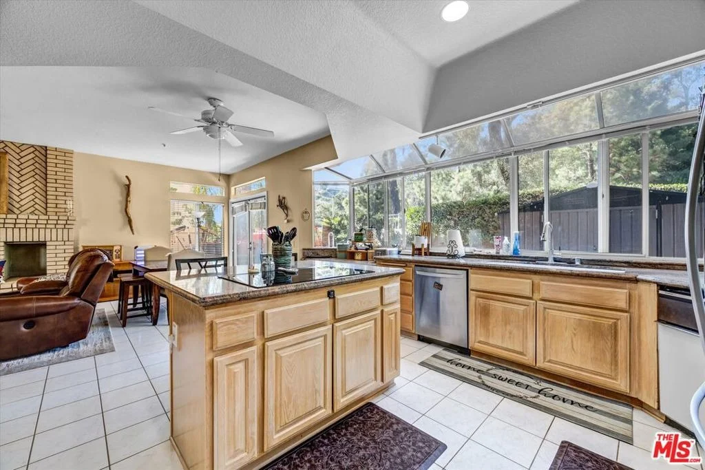 Photo of 6941 E Pinnacle Pointe