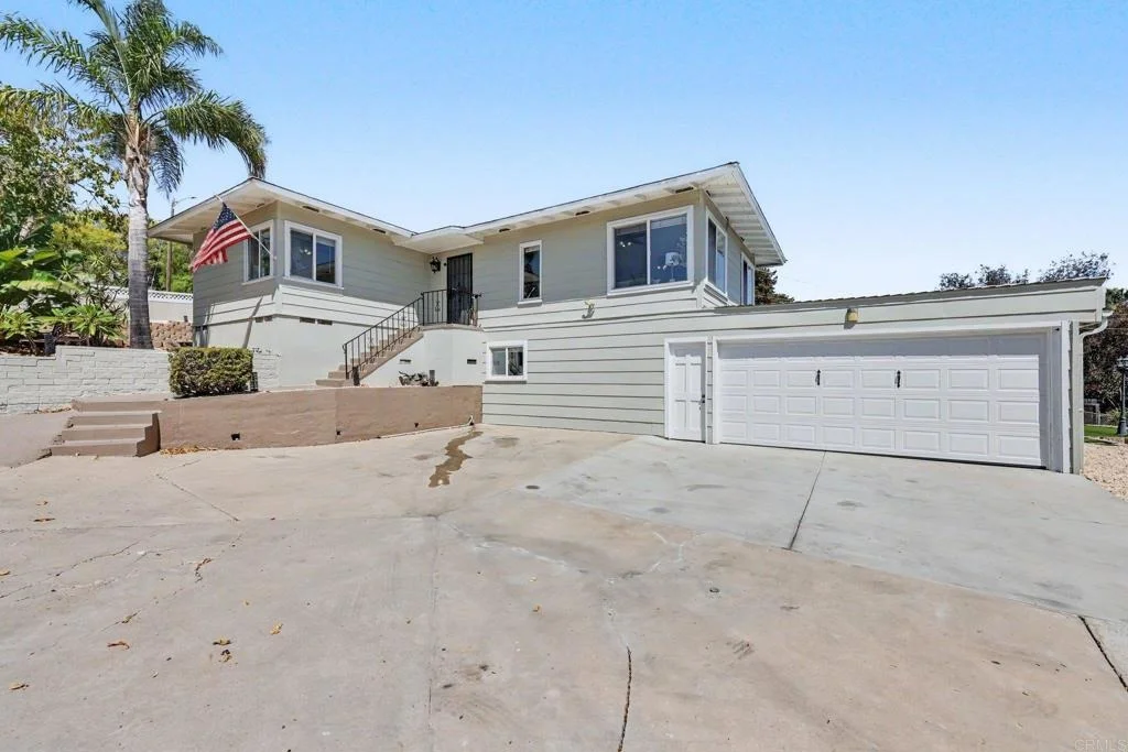 Photo of 6915 Oregon Avenue