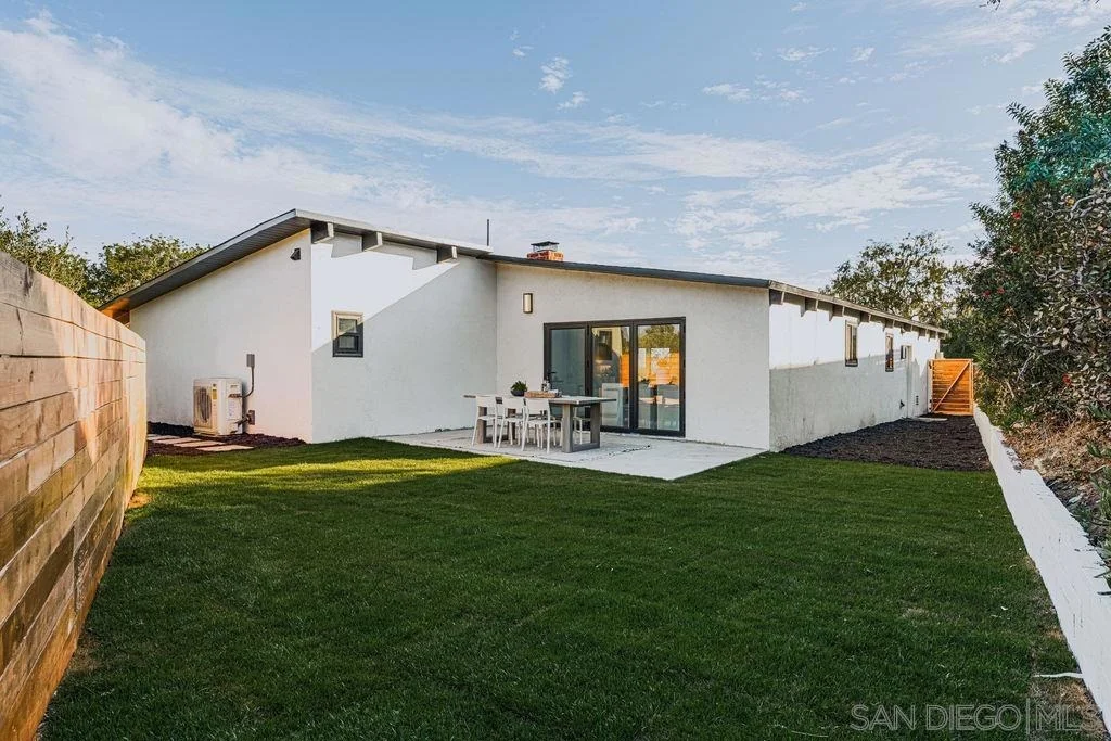 Photo of 4985 Pacifica Dr