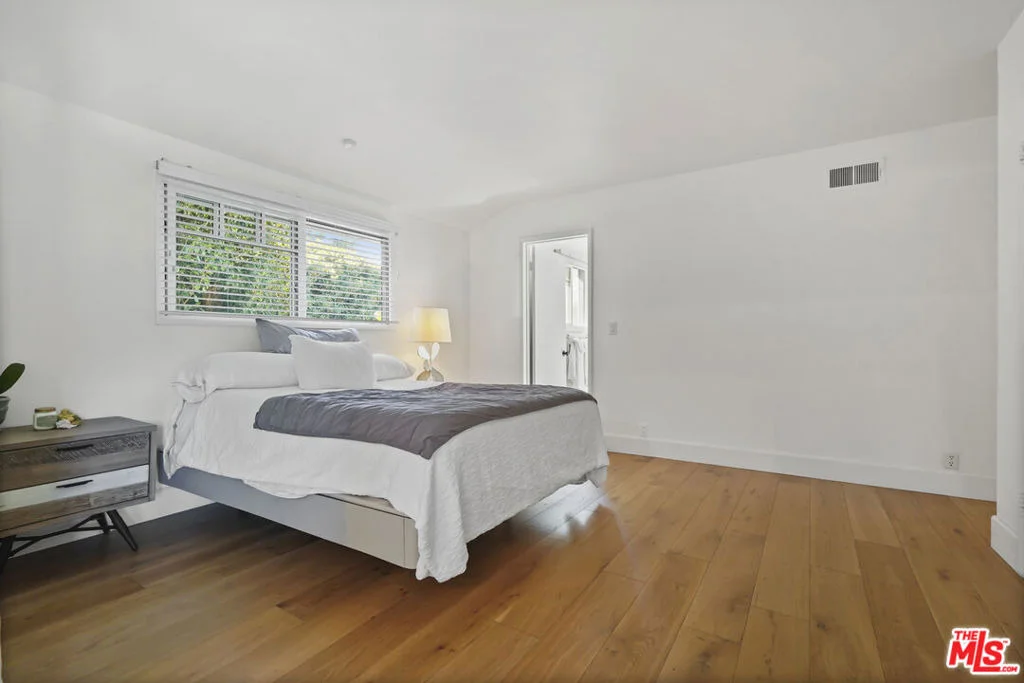 Photo of 6052 Merritt Drive