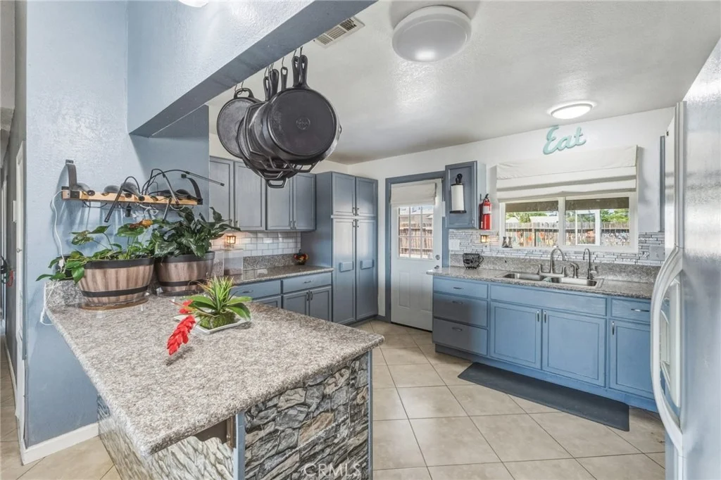 Photo of 9172 Jacaranda