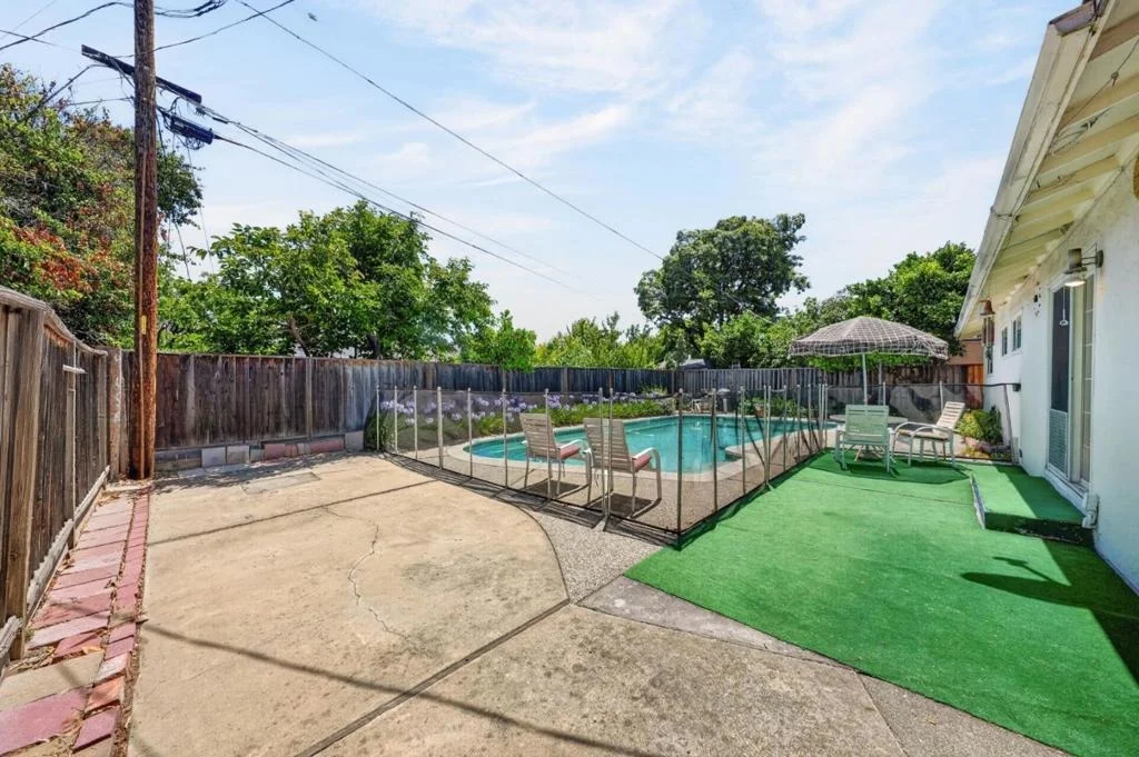 Photo of 1668 Cassiar Drive