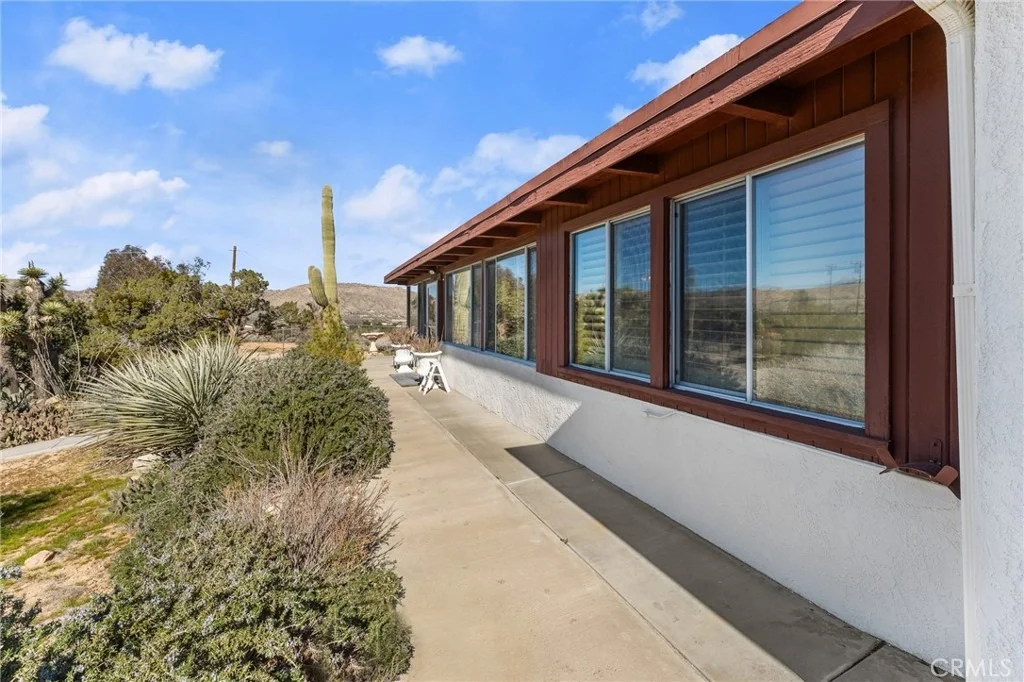 Photo of 55689 Highland