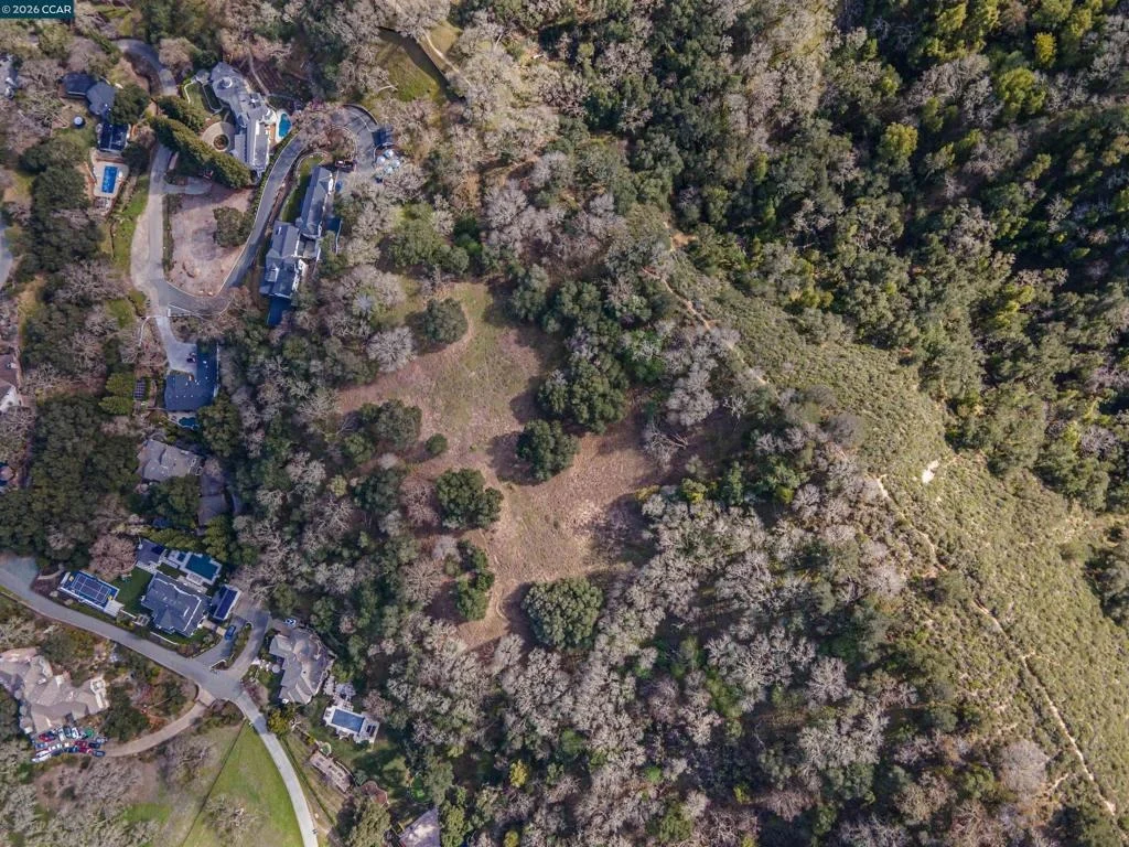 Photo of 285 Lark Ln