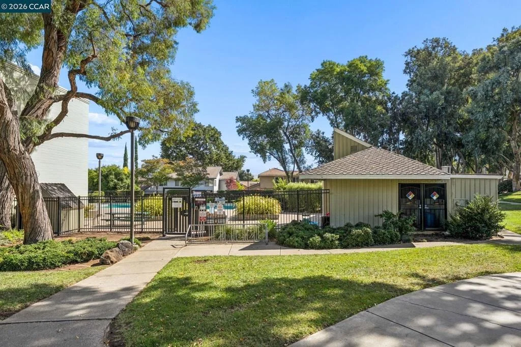 Photo of 4475 Barberry