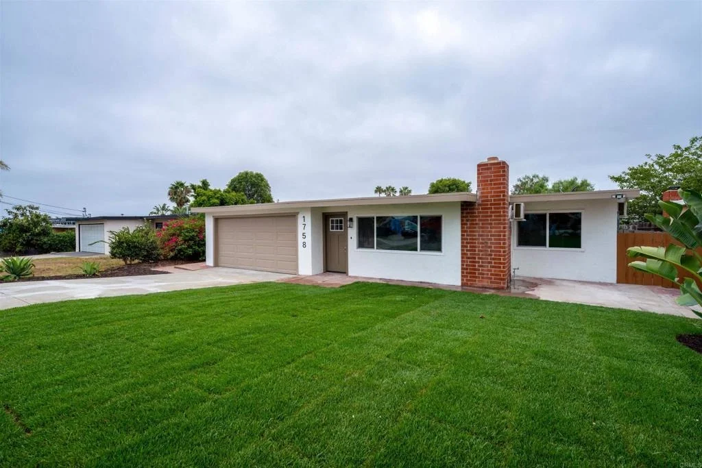 Photo of 1758 Manor Drive