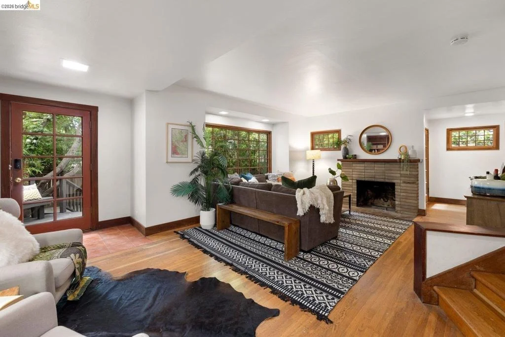 Photo of 2633 Regent St