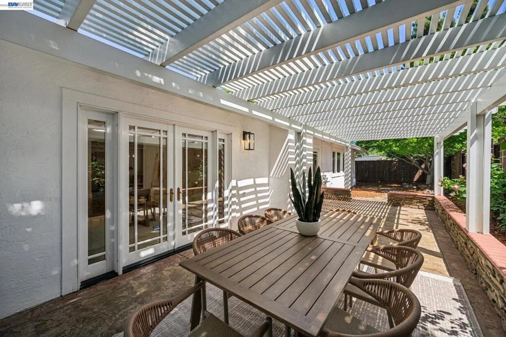 Photo of 238 Delta Pl