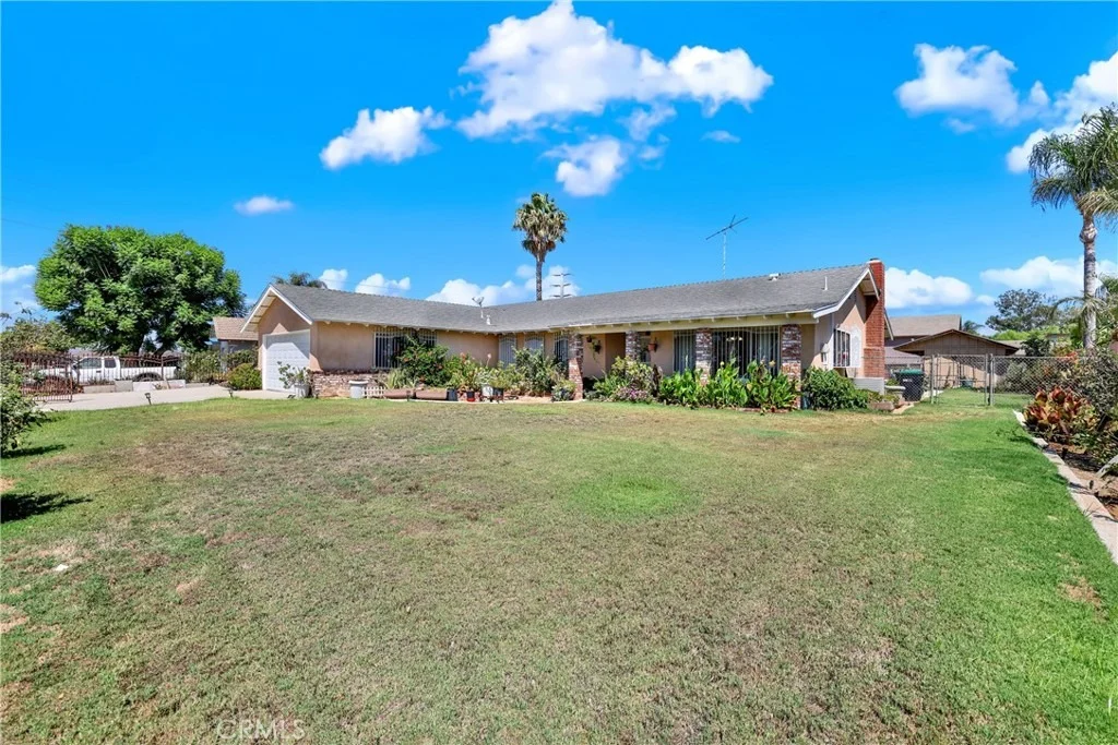 Photo of 3949 BLUFF