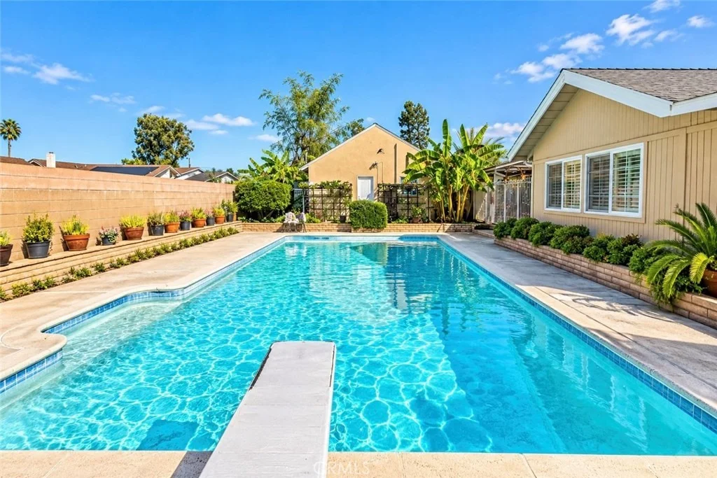 Photo of 17841 Collins