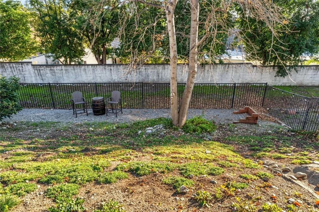Photo of 10055 Hillside