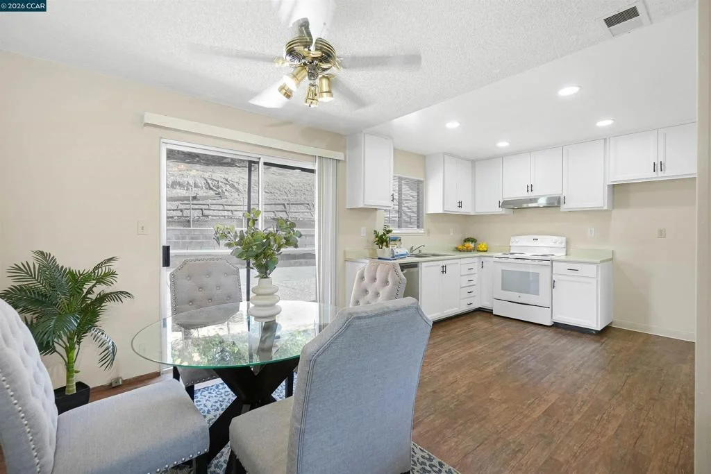 Photo of 2506 Henry Ave