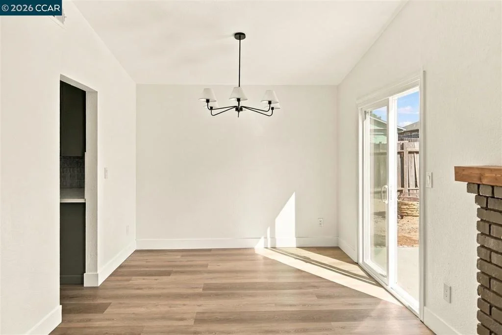 Photo of 301 Maude Ct