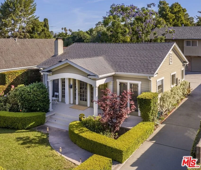 Photo of 2827 2829 Serena Road
