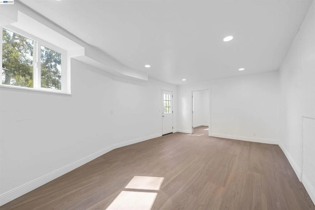 Photo of 1069 Central Blvd
