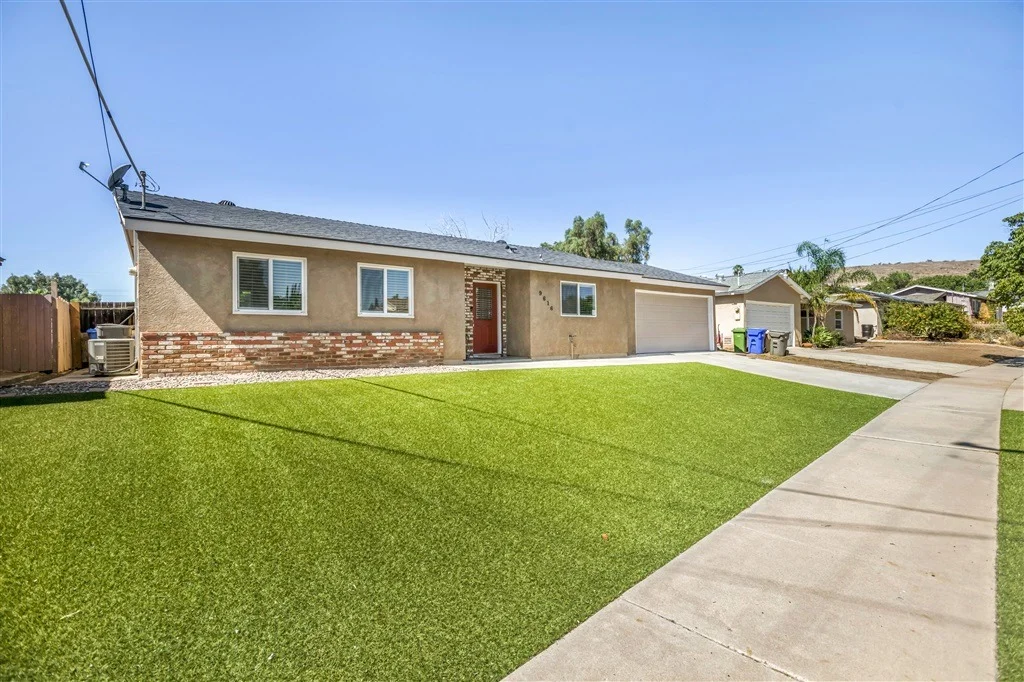 Photo of 9616 Hume