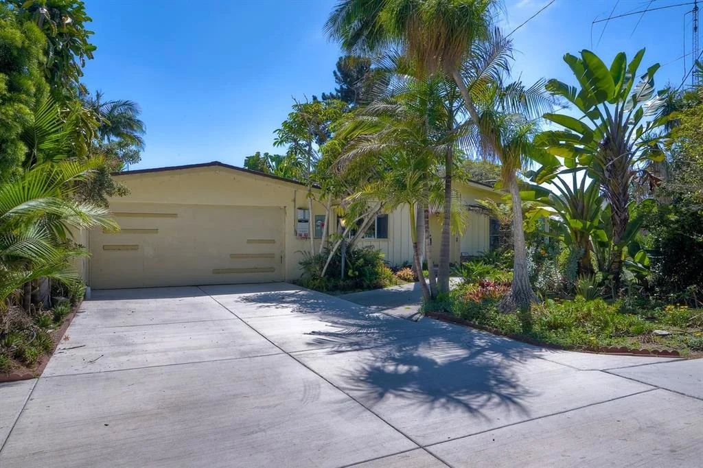 Photo of 1041 Passiflora Place