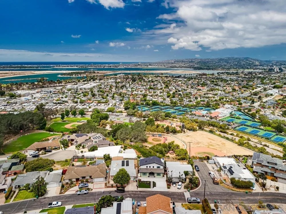 Photo of 1550 Everview