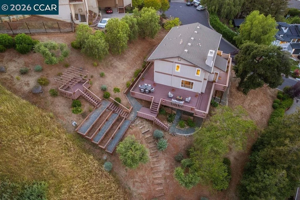 Photo of 5787 Lewis Way