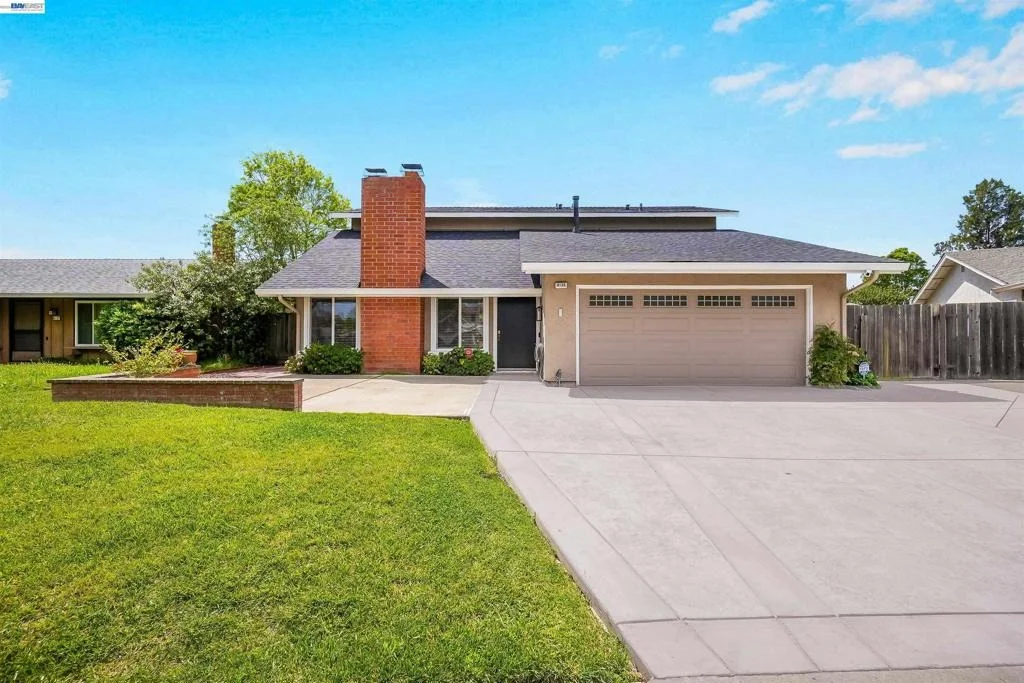 Photo of 8135 Merion Dr