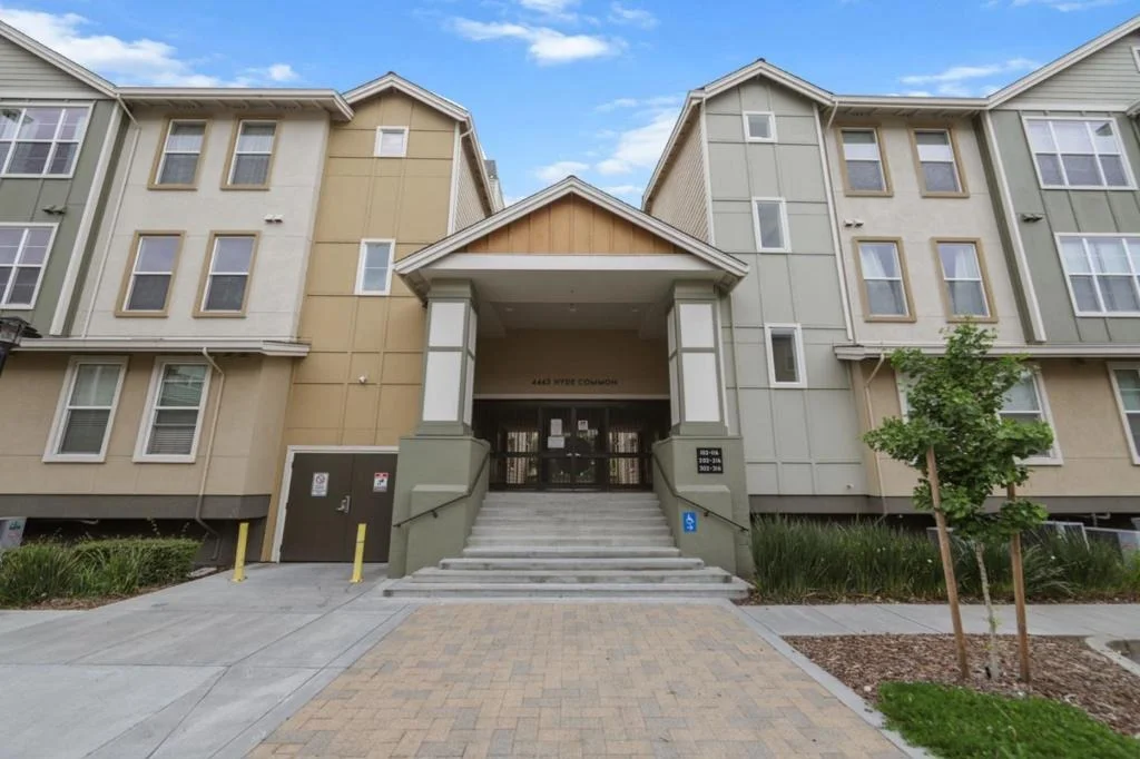 Photo of Unit 306 at 4463 Hyde