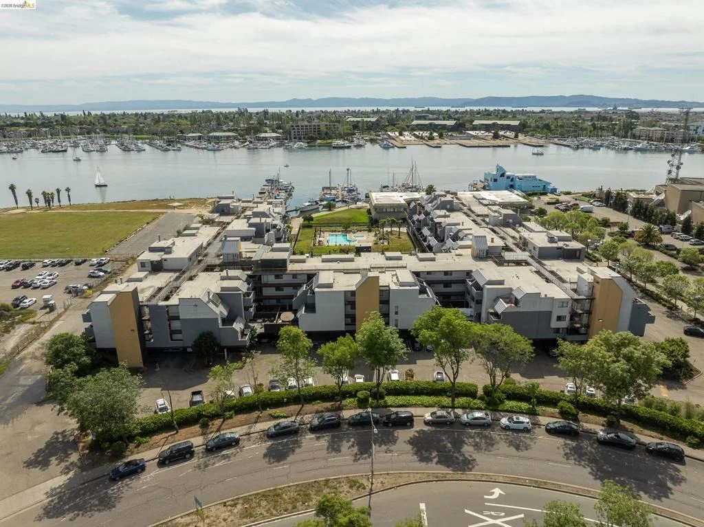 Photo of Unit 353 at 1 Embarcadero