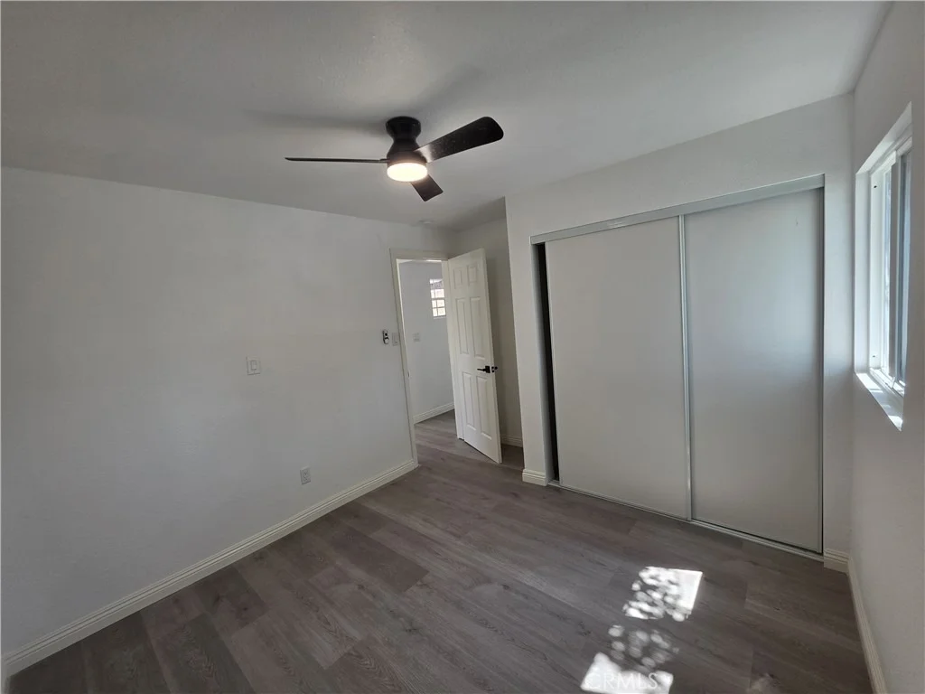 Photo of 4660 Paramount