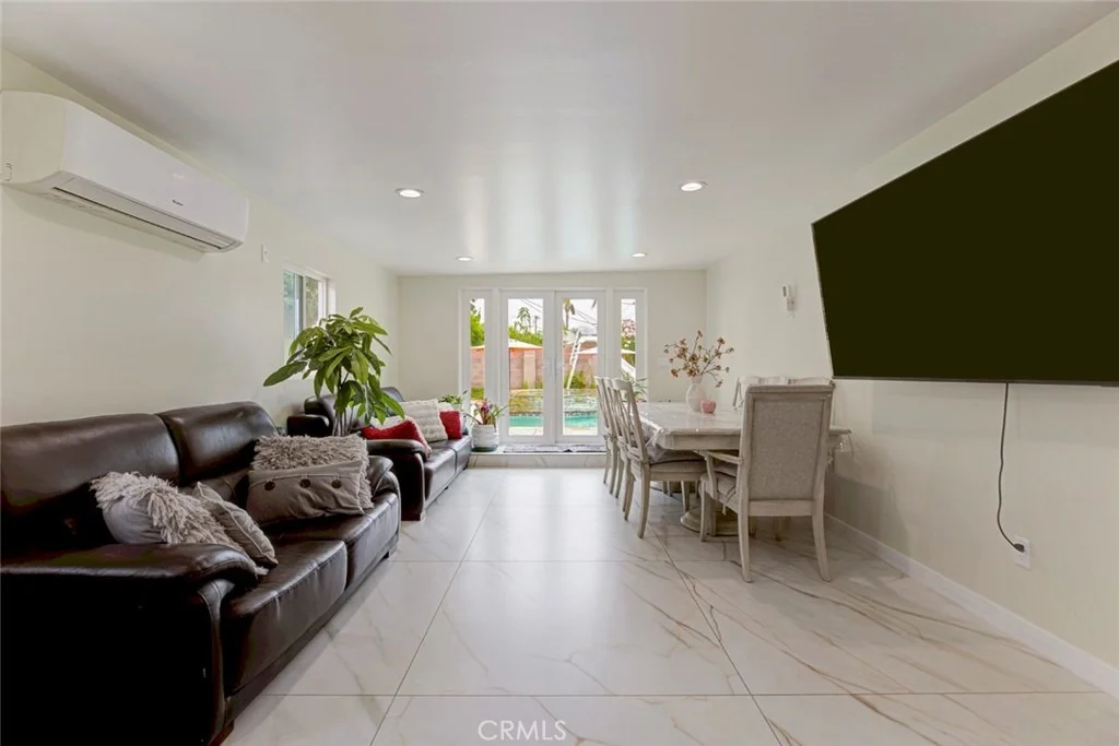 Photo of 1503 Coronel