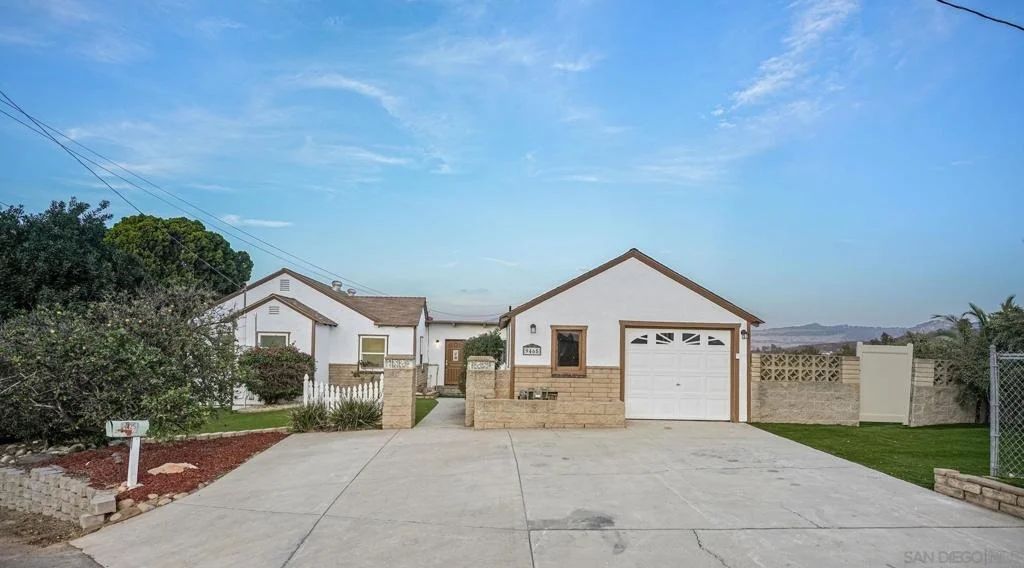 Photo of 9465 Emerald Grove Ave