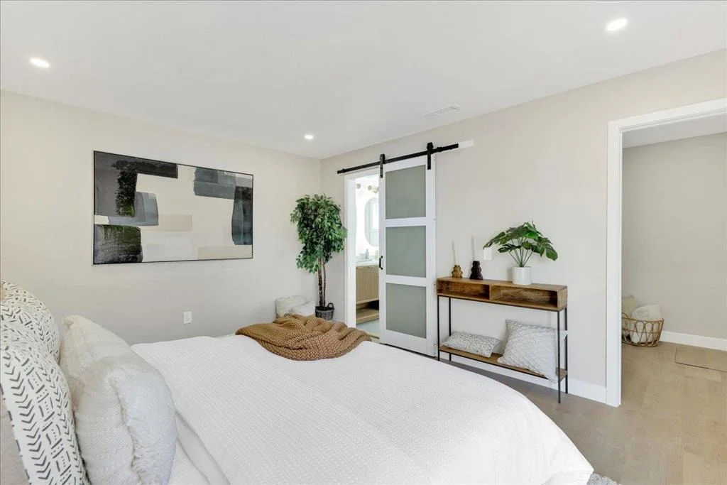 Photo of 4989 Vanderbilt Drive