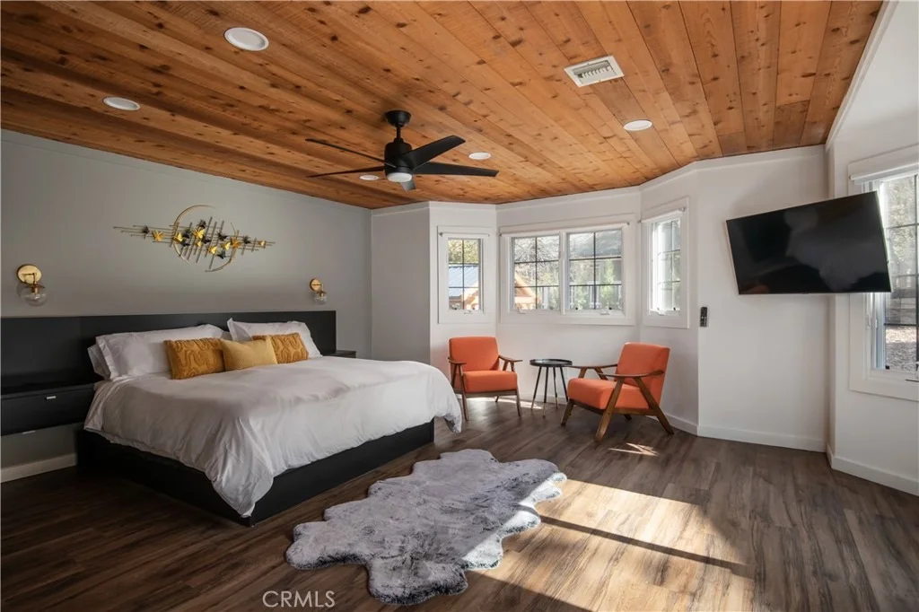 Photo of 1037 Beaver