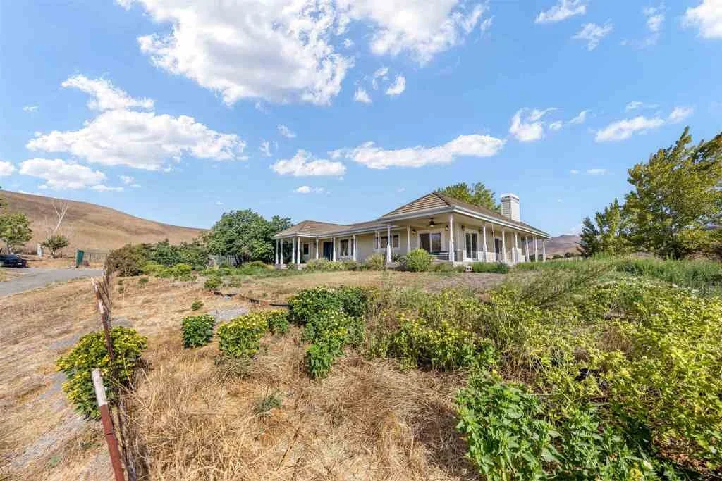 Photo of 9050 Highland Rd