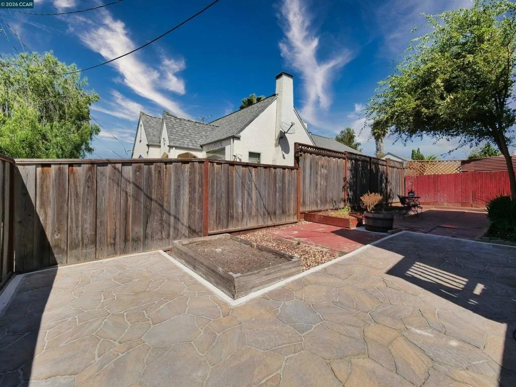 Photo of 1402 Gordon Street
