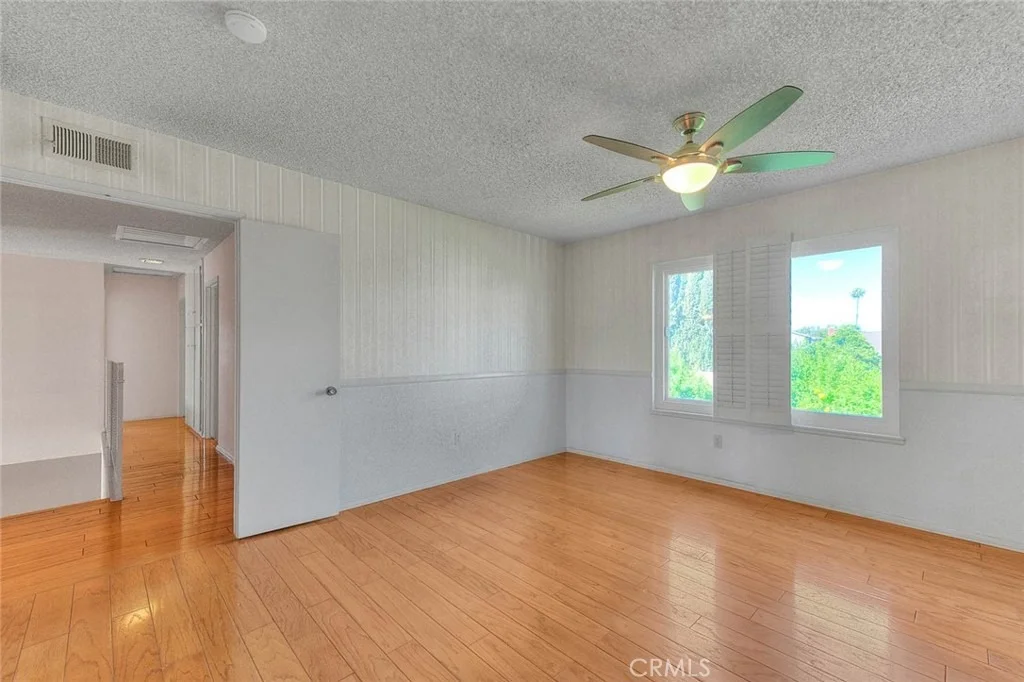 Photo of 13425 Mistletoe