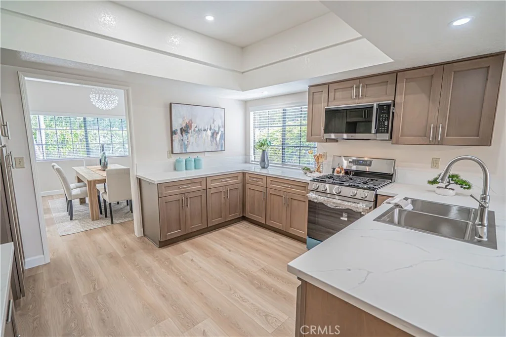Photo of 6527 Beachview Drive